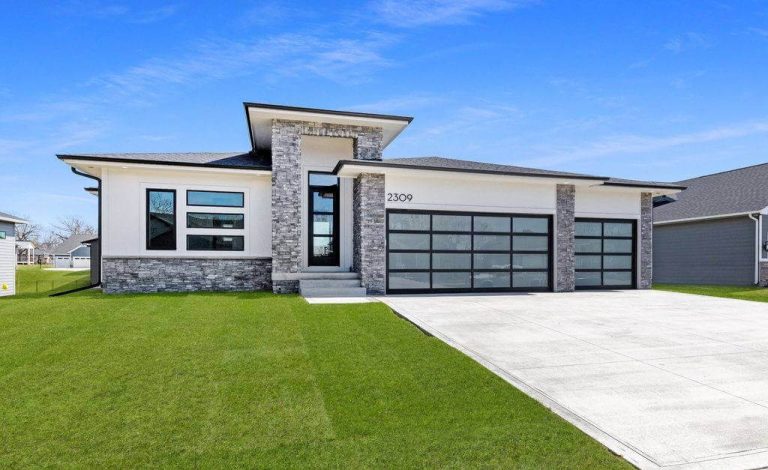 Frontside view of KRM custom home