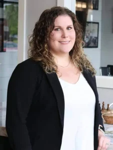 Jessica Efkamp headshot